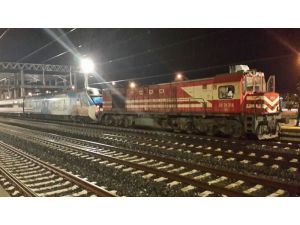 Yüksek Hızlı Tren Kocaelide Arızalandı