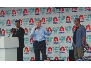 Erdoğan Yağmur Altında Halka Hitap Etti