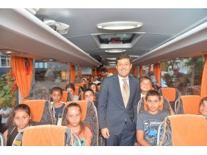 Başkan Murat Hazinedar, Beşiktaşlı Çocukları Foça Deniz Kampı’na Uğurladı