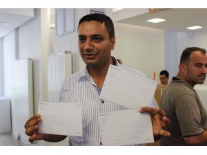 Cumhurbaşkanı Adayı Erdoğan’a Bağış İçin Kilisliler Kuyruğa Girdi