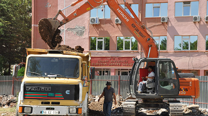 Elbistanda Prestij Proje İçin İlk Kazma Vuruldu