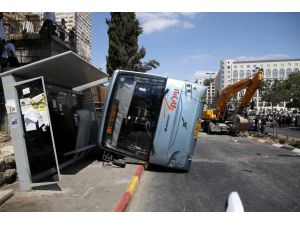 İsrail Polisi Otobüse Saldıran Kepçe Operatörünü Vurarak Öldürdü