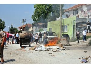 (Özel Haber) Yalovada Yol İsteyen Romanlar Yol Kapattı, Konteynırları Ateşe Verdi
