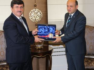 Bakan Fikri Işık Trabzonda