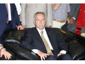Ekmeleddin İhsanoğlu Eskişehir’de