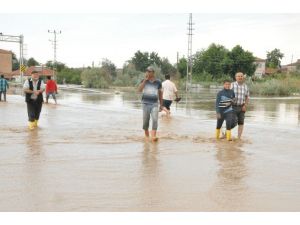 Sel Suları Yozgat-kırıkkale Karayolunu Ulaşıma Kapadı