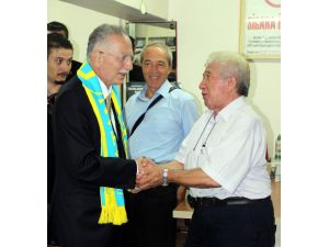 Ekmeleddin İhsanoğlu Kırım Türklerini Ziyaret Etti