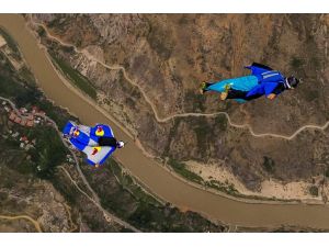 Saatte 200 Km Hızla Uçan Yarasa Adamların Merakla Beklenen Videosu Yayında