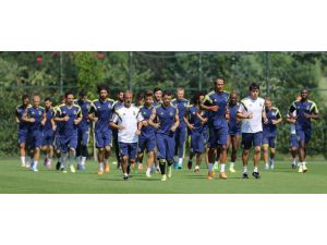 Fenerbahçe, Yeni Sezon Hazırlıklarını Sürdürüyor