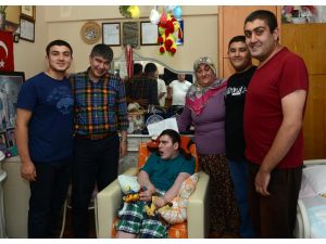 Başkan Türel Gülsüm Anneyi Sevindirdi