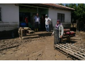 Yozgat’ta Evleri Su Altında Kalan Vatandaşlar Devletten Yardım Bekliyor