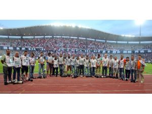Erkan Koyuncu İçin Saygı Duruşu