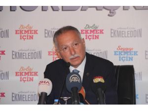İhsanoğlu: “Cumhurbaşkanı Yol Yapmaz, Yol Gösterir”