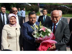 Bakan Avcı’dan İhsanoğluna Gönderme