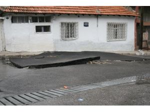 İzmir Yağmura Dayanamadı