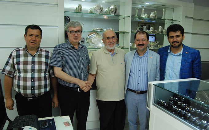 Ak Parti Esnaf Ziyaretlerinde Hız Kesmiyor 