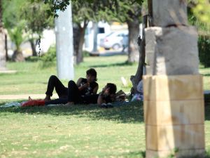 Mersinde Sıcak Hava Bunaltıyor