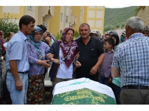 İznik Gölü’nde Boğulan Gençler Göz Yaşları İçinde Son Yolculuklarına Uğurlandı