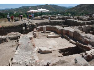 Antik Kentte Kilise Kazısı