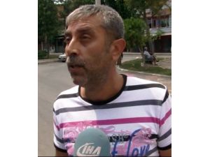 Sel Sularında Sürüklenen Adam
