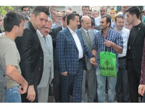 Üçü Bir Arada Fotoğraf Bile Çektiremiyorlar