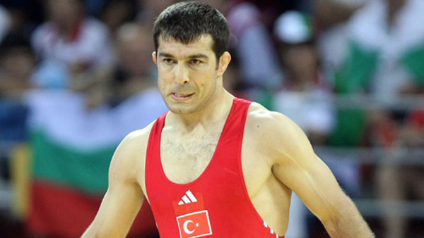 Şeref Eroğlu Kimdir?