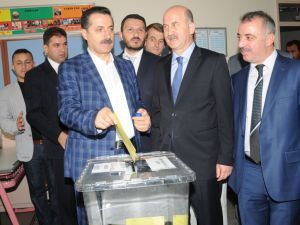 Faruk Çelik: Türkiyenin 15 Günü Seçim Atmosferinde Geçirmemesinde Fayda Var