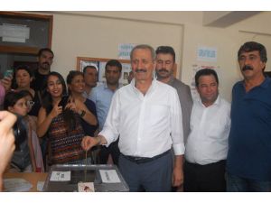 Eski Bakan Çağlayan Oyunu Mersinde Kullandı