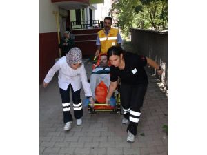 Oy Kullanmaya Ambulansla Geldi