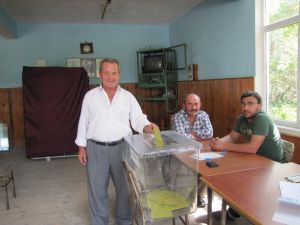 25 Seçmenli Köy