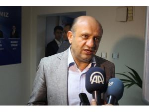 Demokrasi Fırtınası Çatıyı Uçurdu