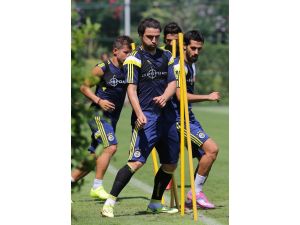 Fenerbahçe Yeni Sezon Hazırlıklarını Sürdürüyor