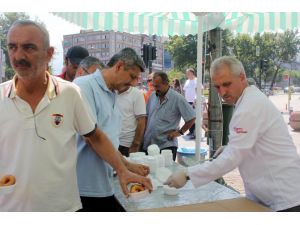 Bursada Erdoğan İçin 15 Bin Kişiye Lokma Dağıtıldı