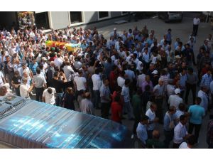 Işid Tarafından Öldürülen Gazeteci Fırat, Toprağa Verildi