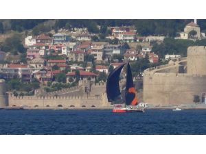 Deniz Kuvvetleri Kupası Yat Yarışına Katılan Tekneler Çanakkale Boğazından Geçti