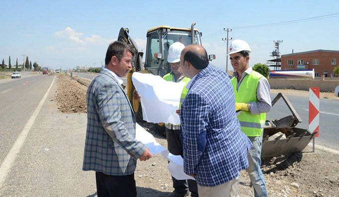 Türkoğlu İlçesinde Refüj Aydınlatma Çalışmalarına Başlandı 