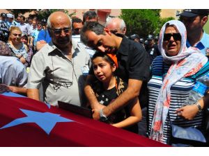 Polis Memuru Anneye Son Veda