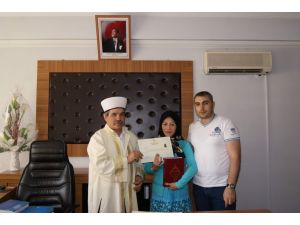 İslam’ı Seçip ‘Hatice’ Oldu