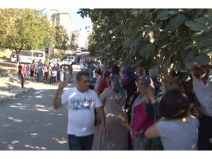 Mahalleliden Baz İstasyonu Nöbeti