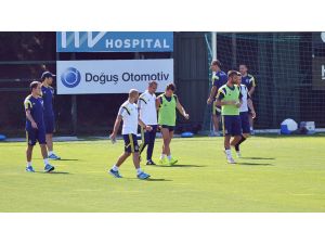 Fenerbahçe Yeni Sezon Hazırlıklarını Sürdürüyor