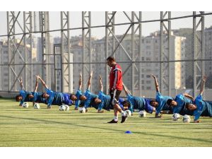 İstanbul Başakşehir Futbol Kulübü Yeni Tesislerinde İlk Antrenmanını Gerçekleştirdi