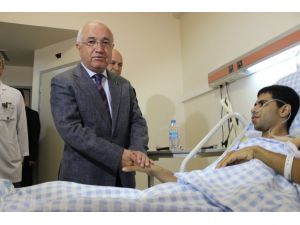 Tbmm Başkanı Çiçek, Azerbaycanlı Ve Gazzeli Yaralıları Ziyaret Etti