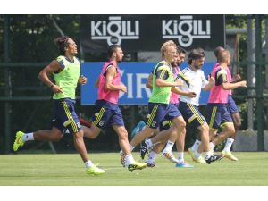 Fenerbahçe Yeni Sezon Hazırlıklarını Sürdürüyor