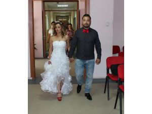 Evlat Hasreti Nikah Masasına Oturttu