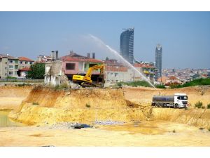 Fikirtepe’de Kentsel Dönüşümün Sembolü Haline Gelen Bina Yıkıldı