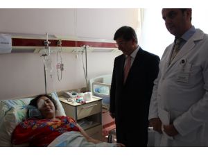 Davutoğlu’ndan Gazze’den Gelen Yaralılara Ziyaret
