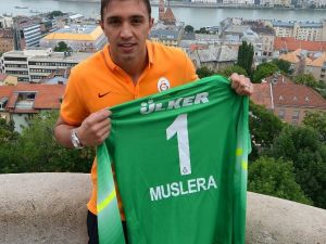 Muslera’dan Mesaj Var