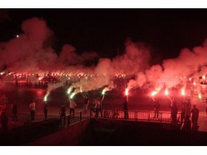 03.02’de Kent Kırmızıya Büründü