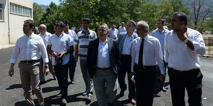 Mahçiçek, Kurmaylarıyla İncelemede