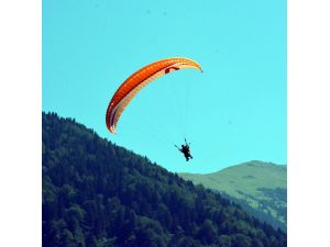 Arap Turistler Uzungölü Bin 100 Metreden Yukarıdan Görüyorlar